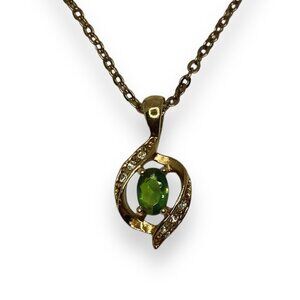 Avon Gold Tone Pendant w. Green Stone Surrounded by Clear Crystals on 18" Chain